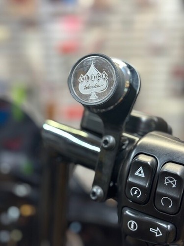 Klock Werks iOmount Handlebar Magnetic Phone Holder 1996-2023 Harley Davidson
