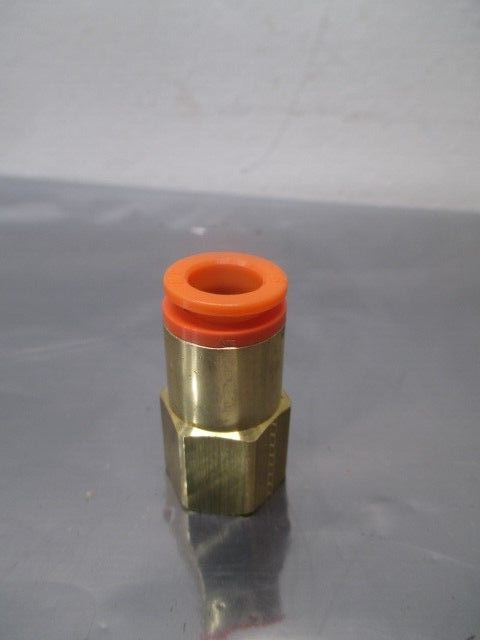 Lot of 8 SMC KQ2F11-35 FEMALE CONNECTOR FITTINGS, 107905