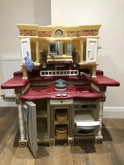 Step 2 Lifestyle Partytime Toy Pretend Kitchen Huge Amount Of