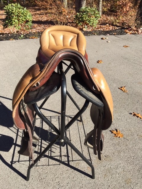 Classic Ortho Flex Versatile Model Saddle 17.5 inch size ring/trail/endurance