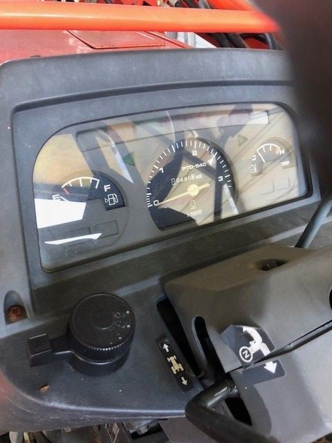 1996 Kubota Tractor L2900 with Kubota 4690 backhoe and Kubota LA480 frontal load