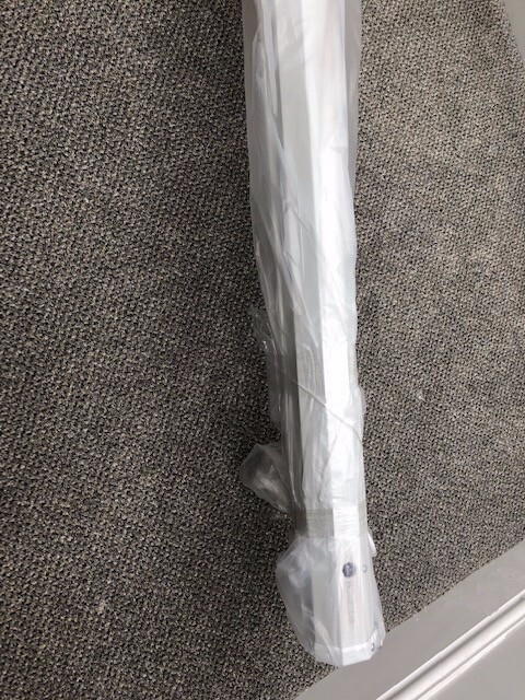 100 Inch Wall Or Ceiling Mount Projector Screen With Remote New