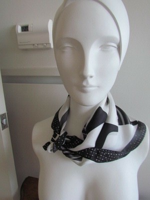 Guess Purse Silk Twill Printed Scarf Vintage Mono Black Grey White