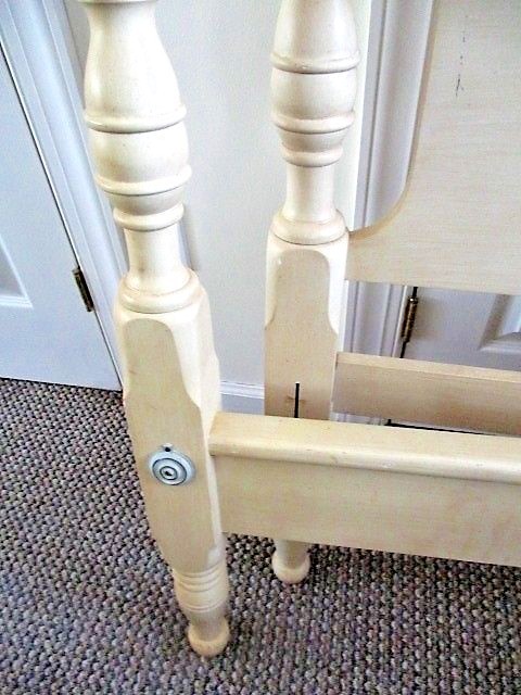 Twin Canopy/Poster Bed  Wood Painted Ivory LPO