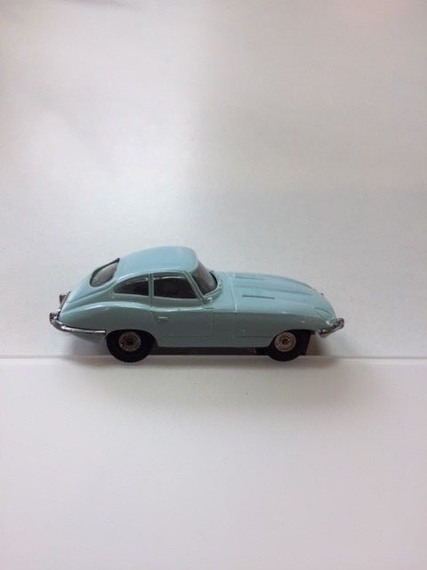 Atlas Vintage Jaguar XKE - Light Blue - H O Slot Car