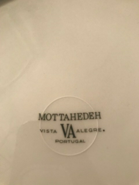 MOTTAHEDAH TOBACCO LEAF DINNER PLATE NEW NEVER USED!!!