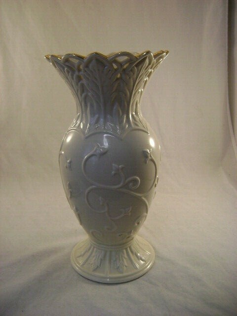 LENOX BUDDING VINE VASE