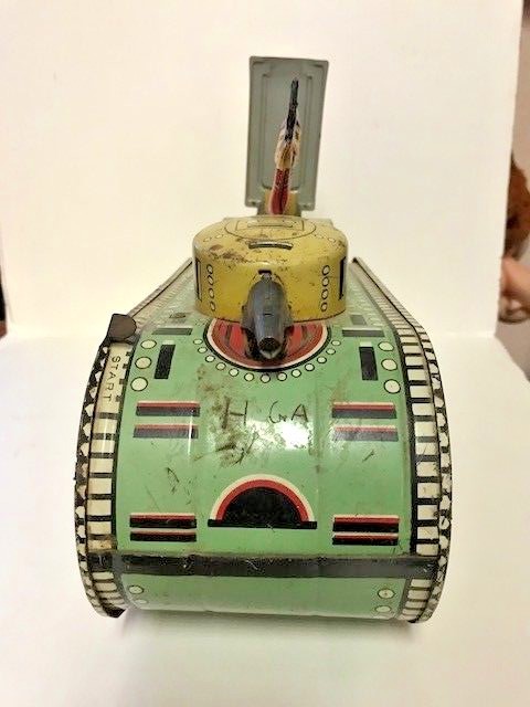 VINTAGE MARX WIND UP WWI TIN LITHO TANKER WITH DOUGH BOY