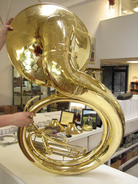 GOOD YAMAHA MODEL YSH-411 BRASS SOUSAPHONE, GOOD VALVES, NO DENTS!