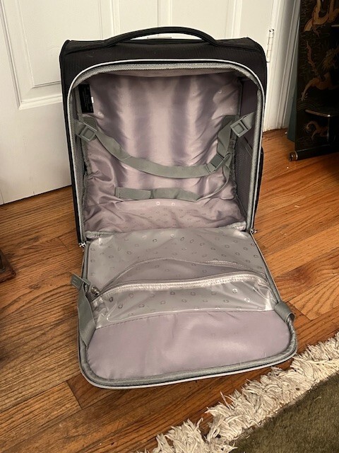 Swiss Gear underseat carry-on SA7850 suitcase 14" x 16" x 8.5"