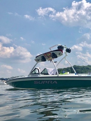 Supra Mariah wakeboard / ski boat
