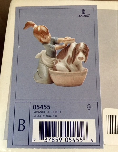 Lladro Bashful Bather Girl with Dog Figurine # 5455 Mint in original box Spain