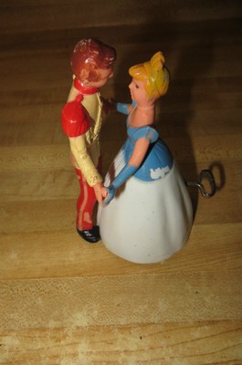 VINTAGE IRWIN WIND-UP MECHANICAL DANCING WALTZ MAN IN UNIFORM & LADY,WORKS GREAT