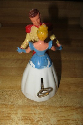 VINTAGE IRWIN WIND-UP MECHANICAL DANCING WALTZ MAN IN UNIFORM & LADY,WORKS GREAT