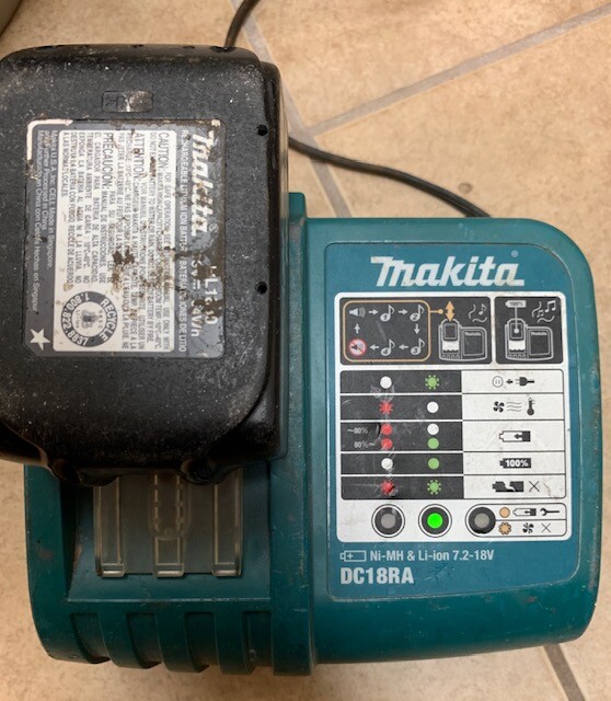 Makita LXMT02 18V Oscillating Multi-Tool w/2 Batteries & Charger