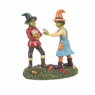 Dept 56 THE SQUIRTING FROG TRICK Halloween Village 6011439 BRAND NEW 2023 Trixie
