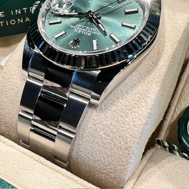 Pre-owned Rolex Datejust 41 Mm 126334 Mint Green Unworn 2024 Oyster Full Set Box & Papers
