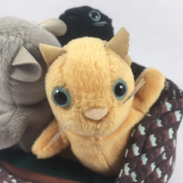 Folkmanis Plush Finger Puppet Three Kittens in Basket Folktales 4 Inches Tall