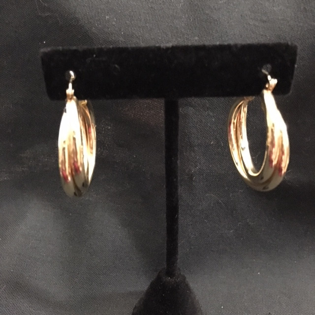 LARGE 14 kt yellow gold earrings Perfect !! Total 4.6 grams