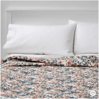 King Floral Printed Family Friendly Quilt Warm - Threshold