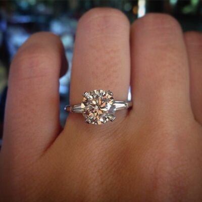 4.40 Ctw Round Brilliant Cut w/ Baguette Diamond Engagement