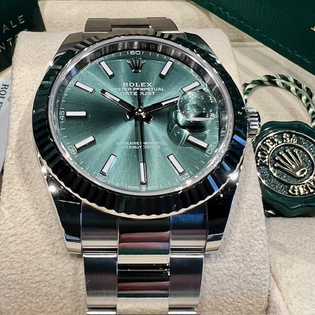 Pre-owned Rolex Datejust 41 Mm 126334 Mint Green Unworn 2024 Oyster Full Set Box & Papers