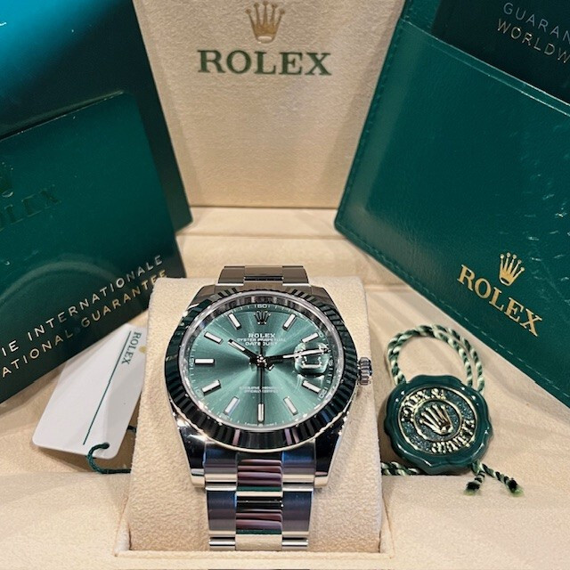Pre-owned Rolex Datejust 41 Mm 126334 Mint Green Unworn 2024 Oyster Full Set Box & Papers