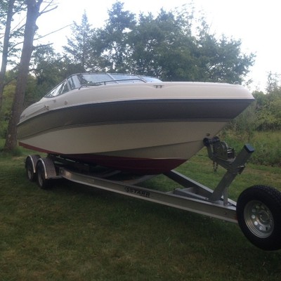 1998 Four Winns Horizon 240 24 feet BowRider