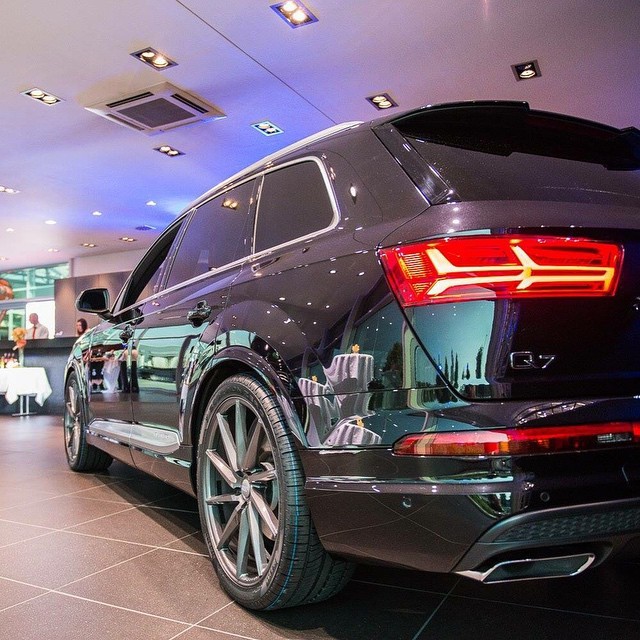 AUDI Q7 4M (2017 ONWARDS) EVOLUTION AIR SUSPENSION LOWERING KIT