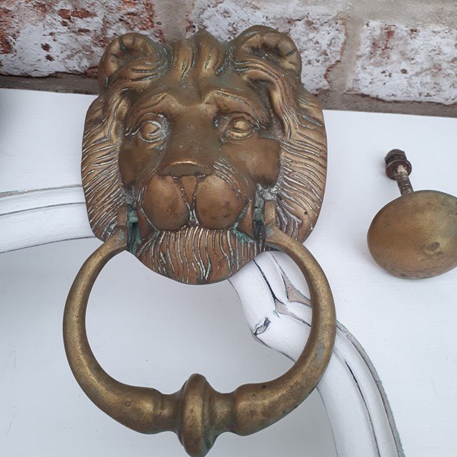 Reclaimation old antique vintage lion head door knocker with strike