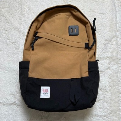 Topo Designs Classic Daypack 20 L Hiking Camping Commuting Backpack Khaki Black