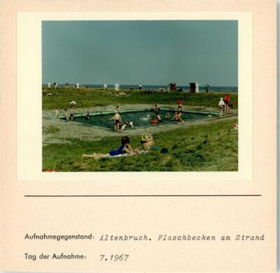 10189992 - 2190 Cuxhaven Altenbruch Planschbecken am Strand Foto montiert auf