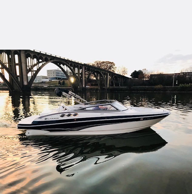 2009 LARSON 238 LXI ABSOLUTE AUCTION!!!!!!!!!!!!!!