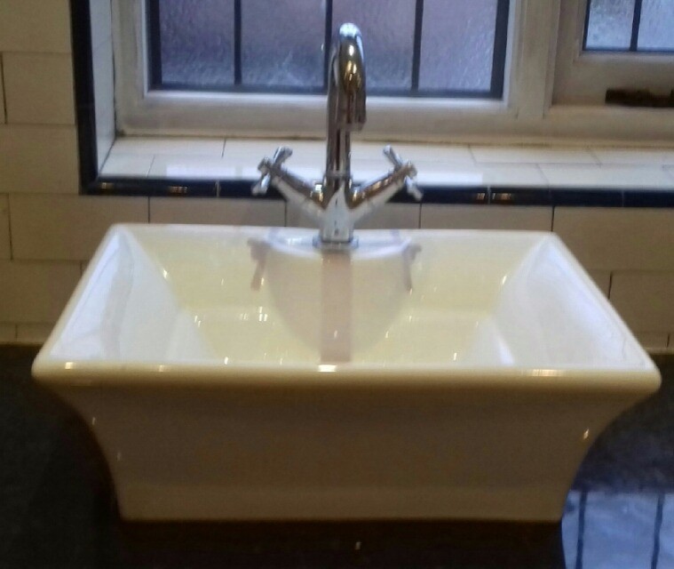 Sit on top bathroom sink in Trafford, Manchester Gumtree