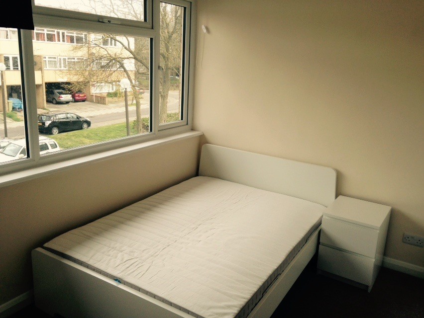 Lovely double room to rent from now, near CMK, Fishermead. All bills