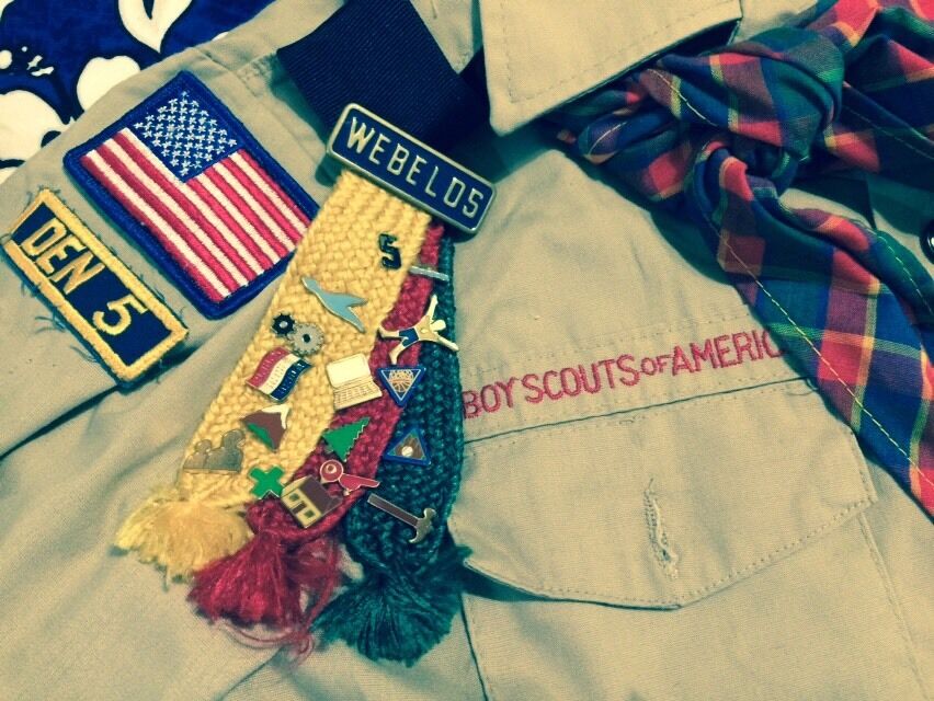 HUGE LOT VINTAGE 4-H GIRL BOY SCOUTS COLLECTOR PATCHES PINS MI...