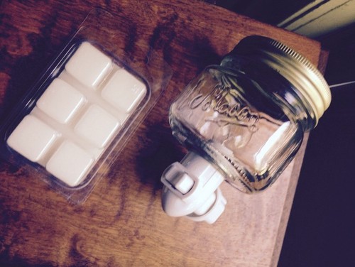 TUSCANY CANDLE FRAGRANCE WARMER with FRAGRANCE CUBES