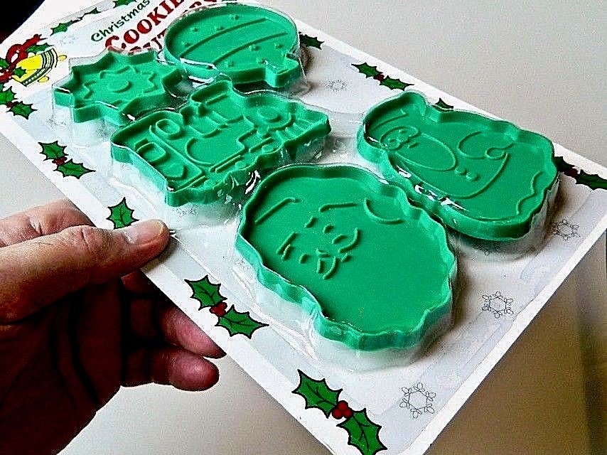 HARTIN Green Classic Kitchen Christmas Cookie Cutters Set Santa Train Star Bulb