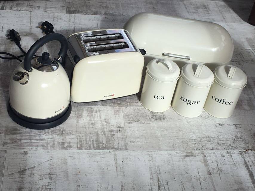 Cream kitchen accessories | in Ashington, Northumberland | Gumtree