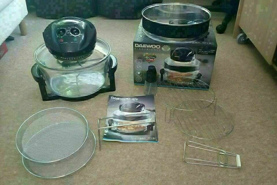 Table top Halogen fan assisted table top oven. Boxed with new