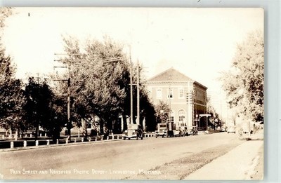 52228285 - Park Street Strasse Northern Pacific Depot Livingston Montana
