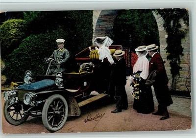 13039595 - Leute steigen in ein Automobil Cabrio AK Forck, E. 1906