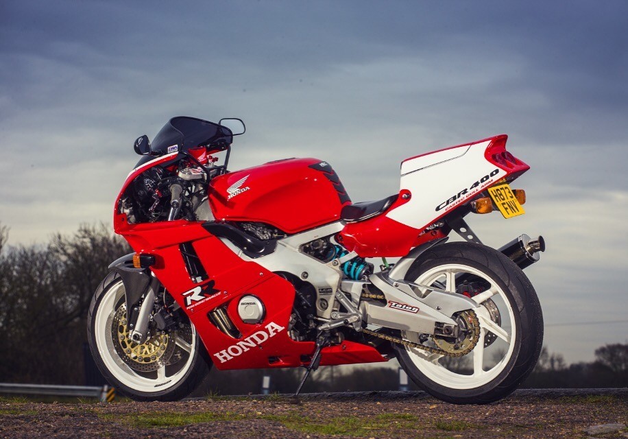 Мотоцикл honda cbr 400