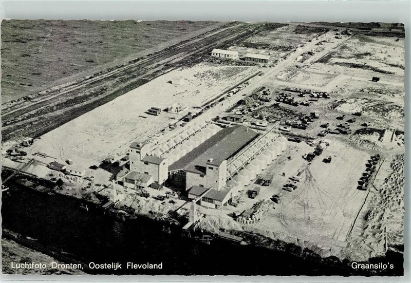 10298313 - Dronten Fliegeraufnahme  Oostelijk Felvoland Ak Flevoland