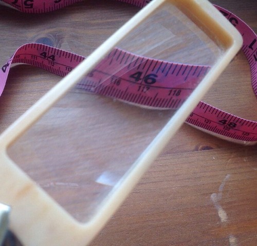 Vintage Plastic  Magnifying Glass W/  Handle
