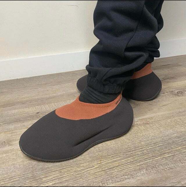靴 adidas YEEZY Knit RNR \