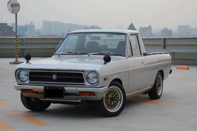 Nissan sunny pickup