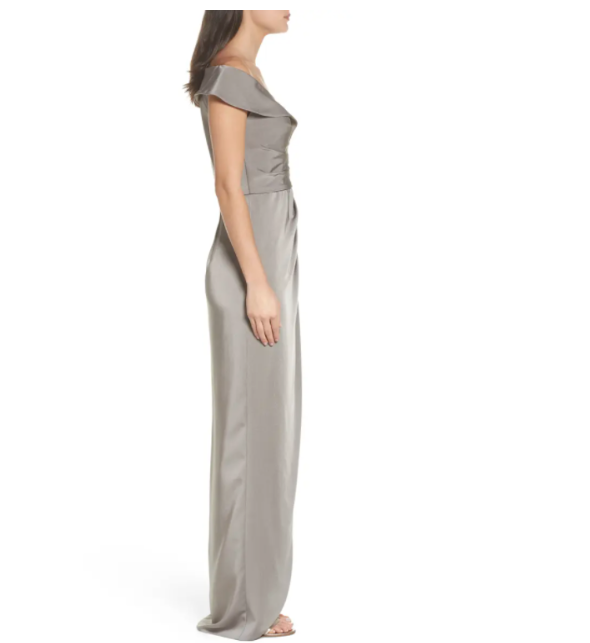 

LA FEMME Pewter 25206 Платье-колонна с открытыми плечами и портретным воротником, Серый