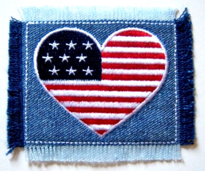 Wrights USA Fringed Heart Flag 2 5/8'' x 3 1/8'' Iron-On Applique wp-29