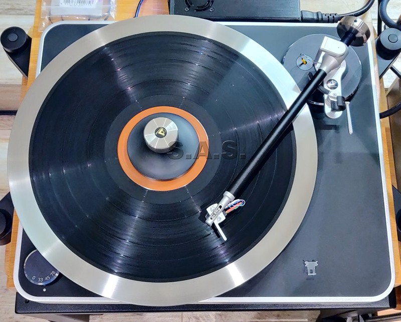 CLEARAUDIO CONCEPT TURNTABLE - CLAMP & HANA SL MC CARTRIDGE 